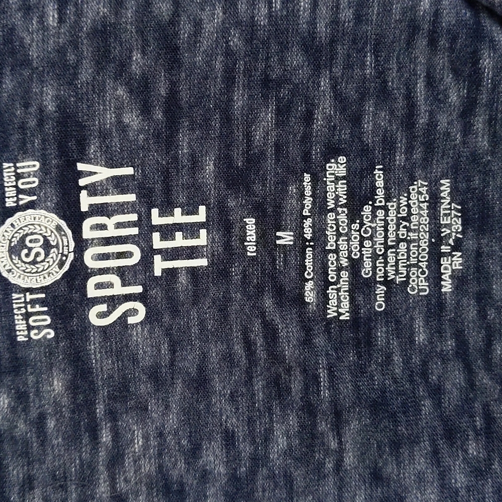 Sporty tee - Picture 3 of 3